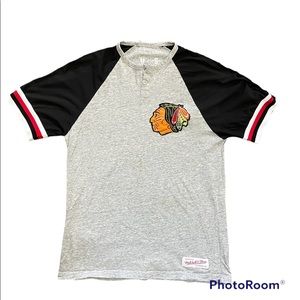 Mitchell & Ness Vintage Chicago Blackhawks T-Shirt